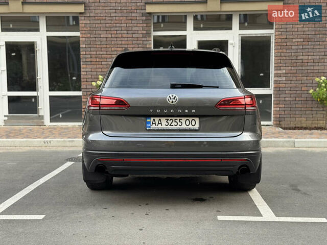 Сірий Фольксваген Туарег, об'ємом двигуна 3 л та пробігом 253 тис. км за 32900 $, фото 7 на Automoto.ua