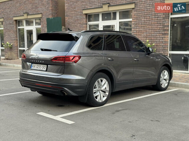 Сірий Фольксваген Туарег, об'ємом двигуна 3 л та пробігом 253 тис. км за 32900 $, фото 9 на Automoto.ua