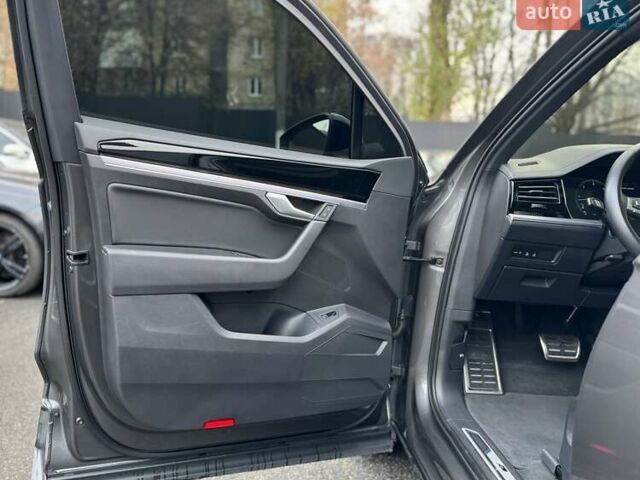 Серый Фольксваген Туарег, объемом двигателя 2.97 л и пробегом 142 тыс. км за 49700 $, фото 13 на Automoto.ua