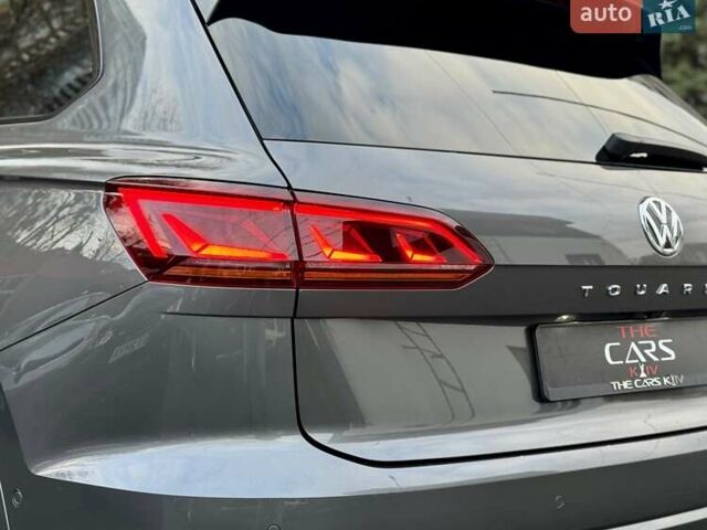 Серый Фольксваген Туарег, объемом двигателя 2.97 л и пробегом 142 тыс. км за 49700 $, фото 30 на Automoto.ua