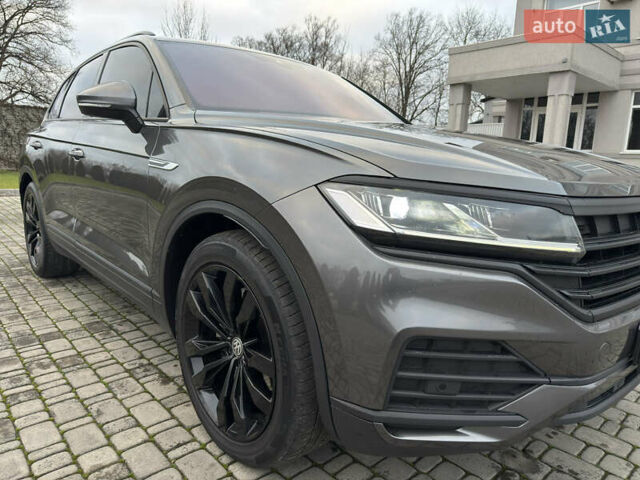 Сірий Фольксваген Туарег, об'ємом двигуна 3 л та пробігом 278 тис. км за 33700 $, фото 20 на Automoto.ua