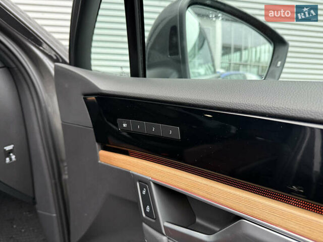 Серый Фольксваген Туарег, объемом двигателя 3 л и пробегом 85 тыс. км за 56500 $, фото 32 на Automoto.ua