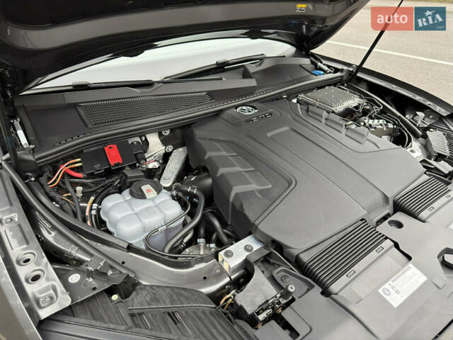 Сірий Фольксваген Туарег, об'ємом двигуна 3 л та пробігом 45 тис. км за 59999 $, фото 166 на Automoto.ua