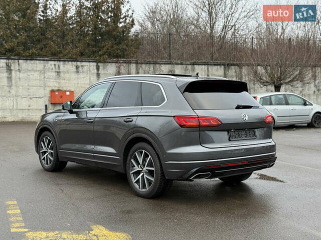 Серый Фольксваген Туарег, объемом двигателя 3 л и пробегом 85 тыс. км за 56500 $, фото 17 на Automoto.ua