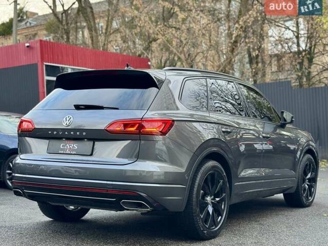 Серый Фольксваген Туарег, объемом двигателя 2.97 л и пробегом 142 тыс. км за 49700 $, фото 10 на Automoto.ua