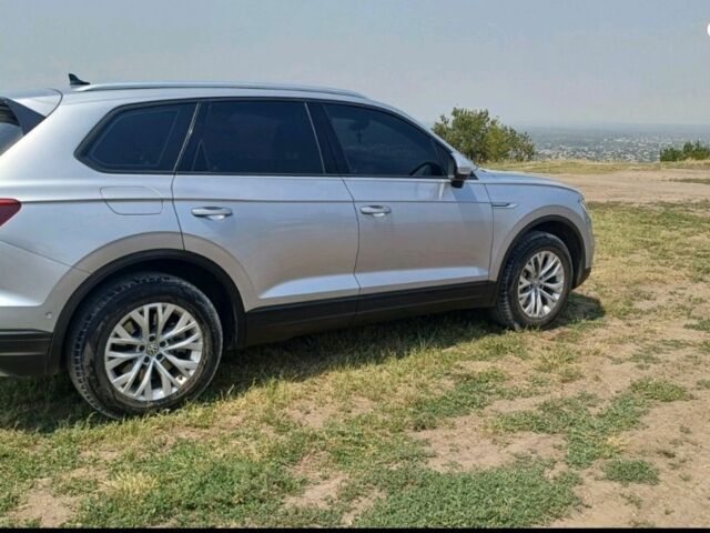 Серый Фольксваген Туарег, объемом двигателя 3 л и пробегом 79 тыс. км за 40500 $, фото 8 на Automoto.ua