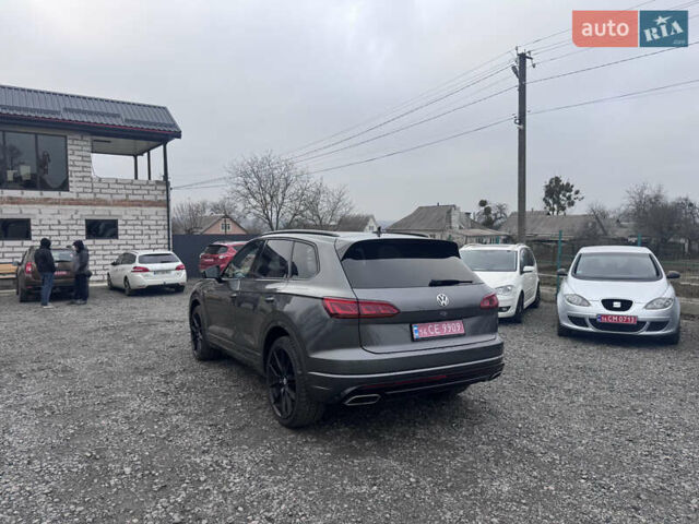 Серый Фольксваген Туарег, объемом двигателя 2.97 л и пробегом 155 тыс. км за 54500 $, фото 16 на Automoto.ua