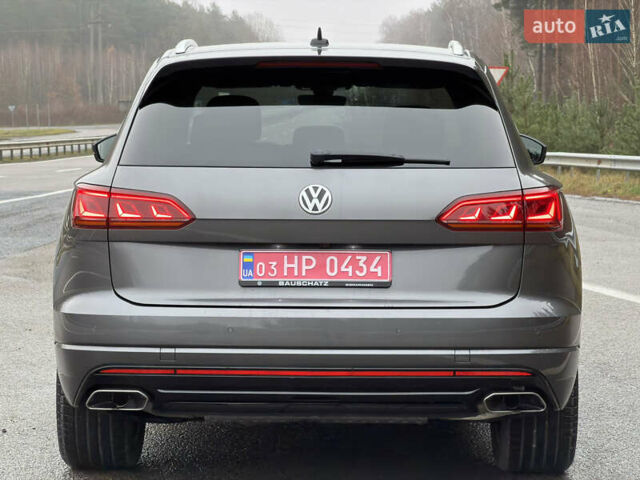 Сірий Фольксваген Туарег, об'ємом двигуна 3 л та пробігом 45 тис. км за 59999 $, фото 6 на Automoto.ua