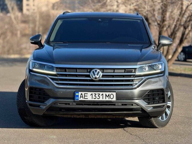 Сірий Фольксваген Туарег, об'ємом двигуна 3 л та пробігом 80 тис. км за 42000 $, фото 1 на Automoto.ua