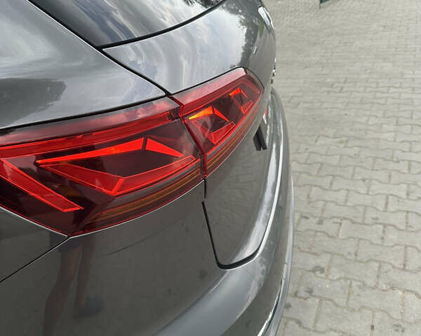 Серый Фольксваген Туарег, объемом двигателя 2.97 л и пробегом 135 тыс. км за 52000 $, фото 17 на Automoto.ua