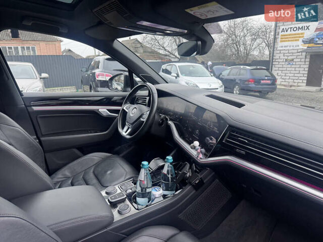 Серый Фольксваген Туарег, объемом двигателя 2.97 л и пробегом 155 тыс. км за 54500 $, фото 36 на Automoto.ua