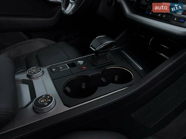 Сірий Фольксваген Туарег, об'ємом двигуна 3 л та пробігом 278 тис. км за 33700 $, фото 68 на Automoto.ua