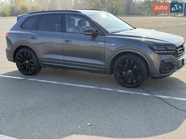 Серый Фольксваген Туарег, объемом двигателя 2.97 л и пробегом 214 тыс. км за 46700 $, фото 13 на Automoto.ua