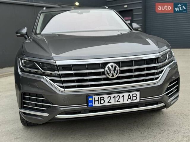 Серый Фольксваген Туарег, объемом двигателя 3 л и пробегом 246 тыс. км за 41750 $, фото 39 на Automoto.ua