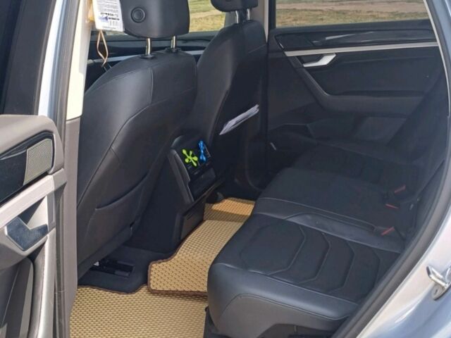 Серый Фольксваген Туарег, объемом двигателя 3 л и пробегом 79 тыс. км за 40500 $, фото 19 на Automoto.ua