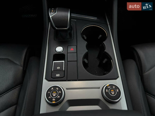 Сірий Фольксваген Туарег, об'ємом двигуна 3 л та пробігом 278 тис. км за 33700 $, фото 60 на Automoto.ua