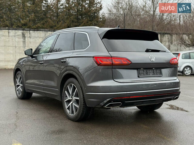 Серый Фольксваген Туарег, объемом двигателя 3 л и пробегом 85 тыс. км за 56500 $, фото 26 на Automoto.ua