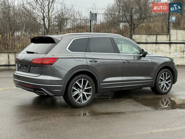 Серый Фольксваген Туарег, объемом двигателя 3 л и пробегом 85 тыс. км за 56500 $, фото 22 на Automoto.ua