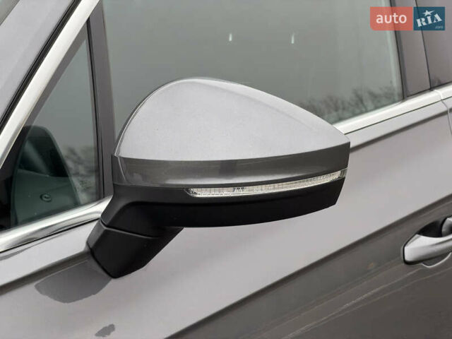 Сірий Фольксваген Туарег, об'ємом двигуна 3 л та пробігом 45 тис. км за 59999 $, фото 34 на Automoto.ua