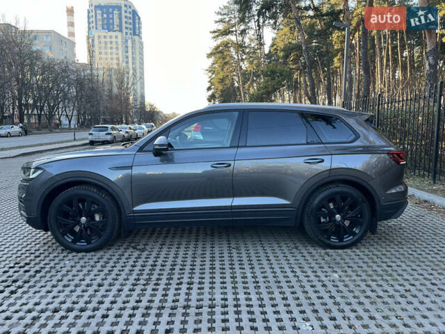 Серый Фольксваген Туарег, объемом двигателя 2.99 л и пробегом 88 тыс. км за 46800 $, фото 4 на Automoto.ua