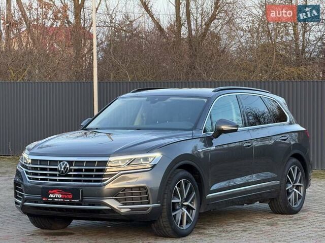 Серый Фольксваген Туарег, объемом двигателя 3 л и пробегом 135 тыс. км за 52999 $, фото 7 на Automoto.ua