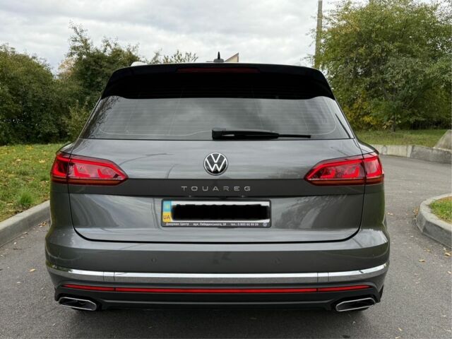 Серый Фольксваген Туарег, объемом двигателя 3 л и пробегом 62 тыс. км за 57950 $, фото 3 на Automoto.ua