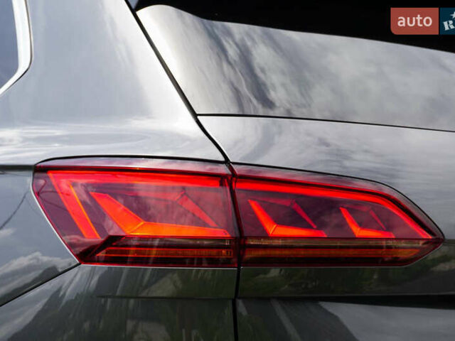 Серый Фольксваген Туарег, объемом двигателя 3 л и пробегом 160 тыс. км за 51500 $, фото 27 на Automoto.ua