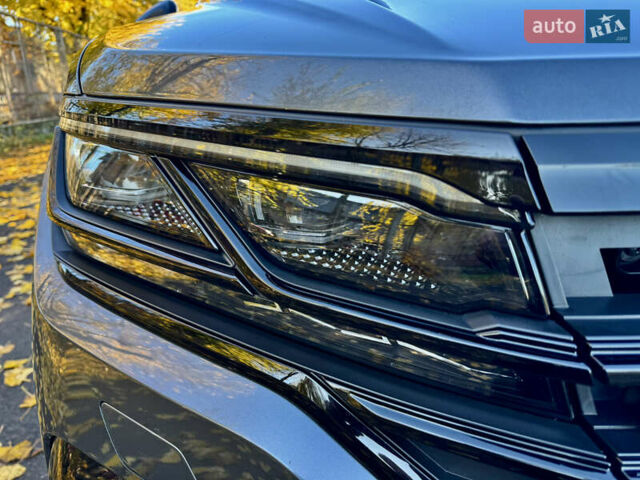 Фольксваген Туарег 2020 у Кривому Розі на Automoto.ua Сірий Фольксваген Туарег, об'ємом двигуна 3.96 л та пробігом 111 тис. км за 72000 $, фото 12 на Automoto.ua