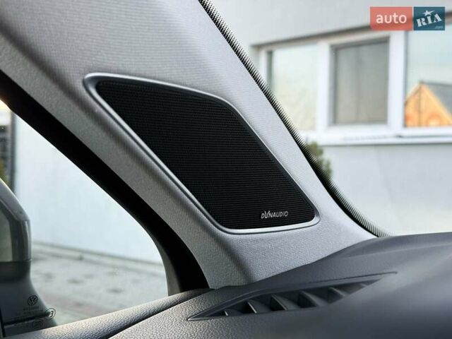 Серый Фольксваген Туарег, объемом двигателя 3 л и пробегом 135 тыс. км за 52999 $, фото 41 на Automoto.ua