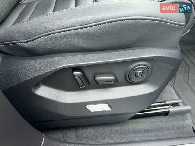 Серый Фольксваген Туарег, объемом двигателя 2.97 л и пробегом 120 тыс. км за 52500 $, фото 21 на Automoto.ua