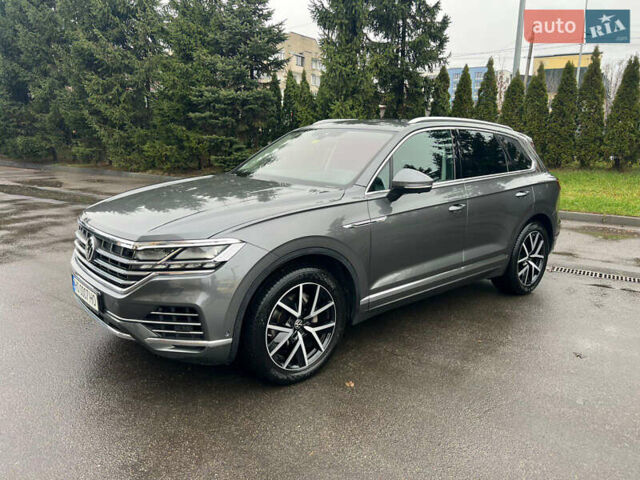 Серый Фольксваген Туарег, объемом двигателя 2.97 л и пробегом 120 тыс. км за 52500 $, фото 3 на Automoto.ua