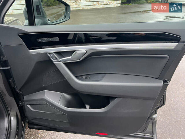 Серый Фольксваген Туарег, объемом двигателя 2.97 л и пробегом 120 тыс. км за 52500 $, фото 24 на Automoto.ua