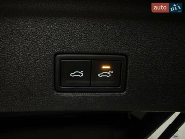 Серый Фольксваген Туарег, объемом двигателя 2.97 л и пробегом 53 тыс. км за 57000 $, фото 57 на Automoto.ua