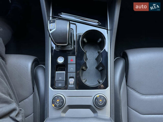 Фольксваген Туарег 2020 у Кривому Розі на Automoto.ua Сірий Фольксваген Туарег, об'ємом двигуна 3.96 л та пробігом 111 тис. км за 72000 $, фото 36 на Automoto.ua