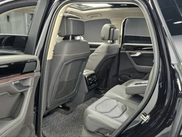 Серый Фольксваген Туарег, объемом двигателя 3 л и пробегом 88 тыс. км за 51200 $, фото 10 на Automoto.ua