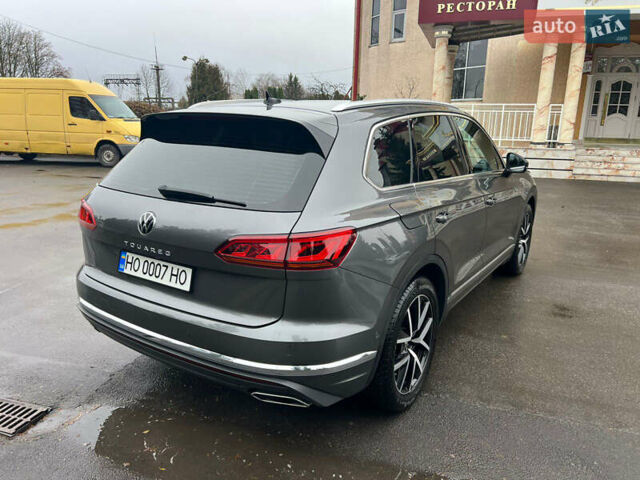 Серый Фольксваген Туарег, объемом двигателя 2.97 л и пробегом 120 тыс. км за 52500 $, фото 9 на Automoto.ua