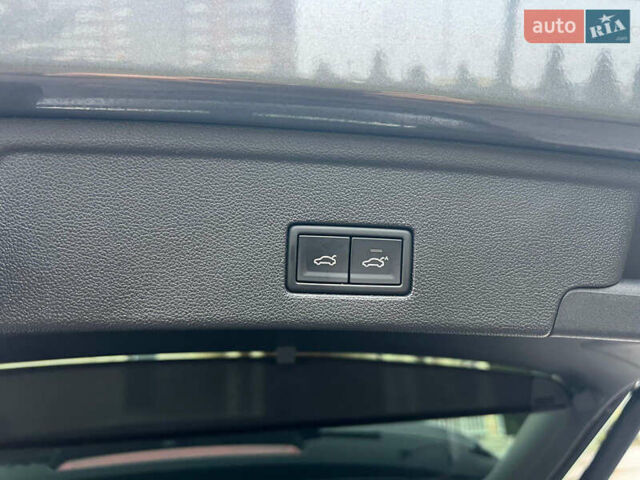 Серый Фольксваген Туарег, объемом двигателя 2.97 л и пробегом 120 тыс. км за 52500 $, фото 13 на Automoto.ua