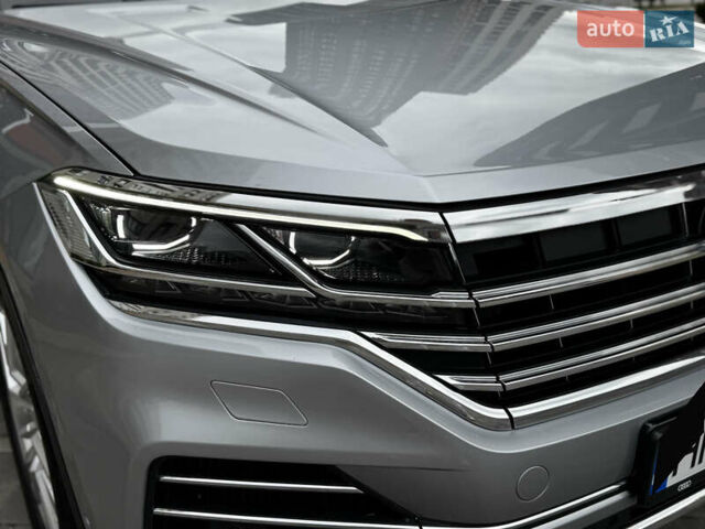 Фольксваген Туарег 2020 у Києві на Automoto.ua Сірий Фольксваген Туарег, об'ємом двигуна 3 л та пробігом 41 тис. км за 48700 $, фото 4 на Automoto.ua