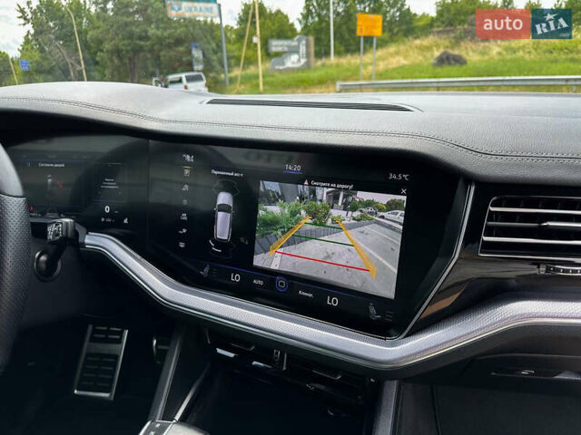 Серый Фольксваген Туарег, объемом двигателя 3 л и пробегом 160 тыс. км за 51500 $, фото 72 на Automoto.ua