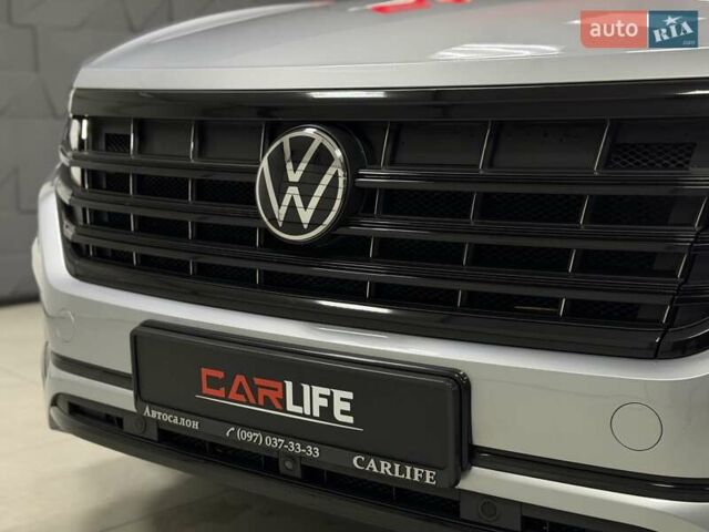 Серый Фольксваген Туарег, объемом двигателя 2.97 л и пробегом 53 тыс. км за 57000 $, фото 6 на Automoto.ua