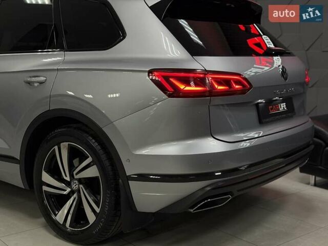 Серый Фольксваген Туарег, объемом двигателя 2.97 л и пробегом 53 тыс. км за 57000 $, фото 19 на Automoto.ua