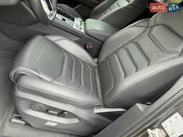 Сірий Фольксваген Туарег, об'ємом двигуна 2.97 л та пробігом 62 тис. км за 59000 $, фото 15 на Automoto.ua