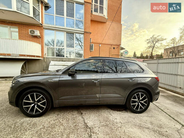 Серый Фольксваген Туарег, объемом двигателя 2.97 л и пробегом 125 тыс. км за 46800 $, фото 10 на Automoto.ua