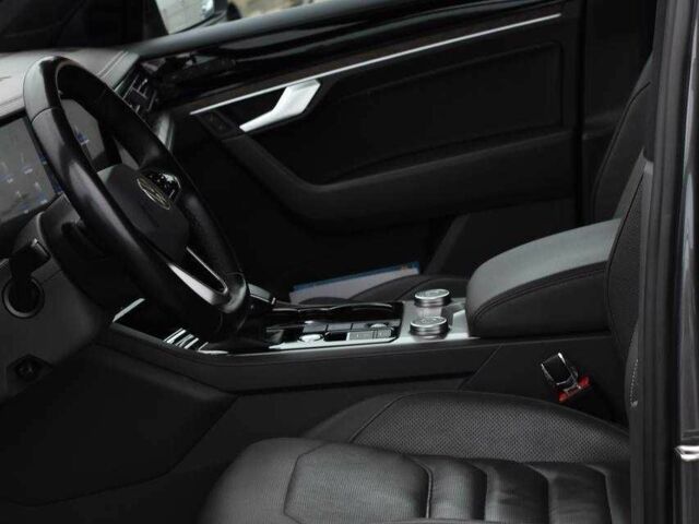 Сірий Фольксваген Туарег, об'ємом двигуна 3 л та пробігом 204 тис. км за 41999 $, фото 9 на Automoto.ua