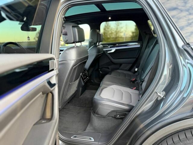 Серый Фольксваген Туарег, объемом двигателя 3 л и пробегом 210 тыс. км за 1402 $, фото 14 на Automoto.ua