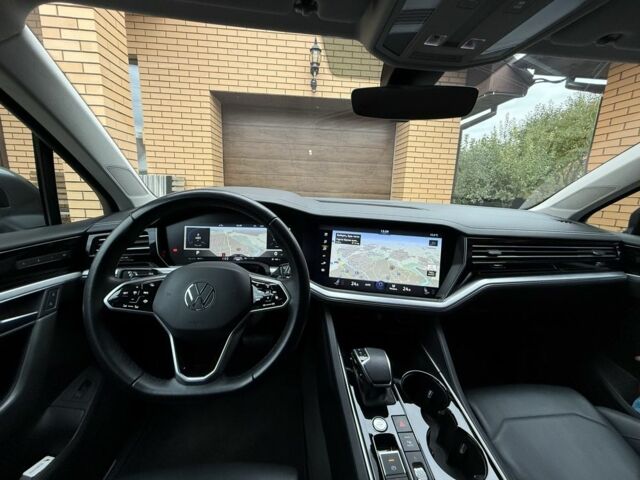 Серый Фольксваген Туарег, объемом двигателя 3 л и пробегом 62 тыс. км за 57950 $, фото 5 на Automoto.ua