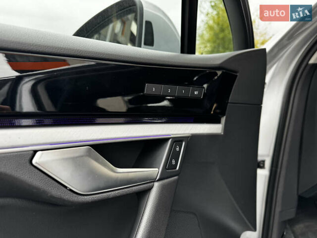 Фольксваген Туарег 2020 у Києві на Automoto.ua Сірий Фольксваген Туарег, об'ємом двигуна 3 л та пробігом 41 тис. км за 48700 $, фото 12 на Automoto.ua