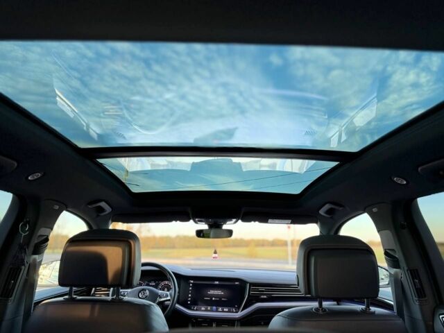 Серый Фольксваген Туарег, объемом двигателя 3 л и пробегом 210 тыс. км за 1402 $, фото 16 на Automoto.ua