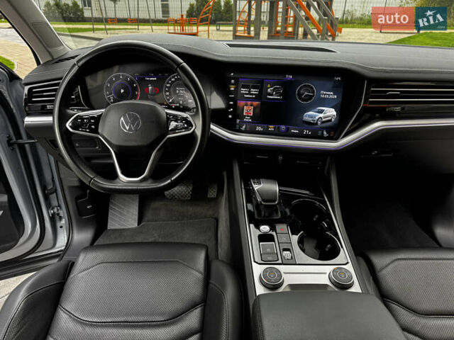 Фольксваген Туарег 2020 у Києві на Automoto.ua Сірий Фольксваген Туарег, об'ємом двигуна 3 л та пробігом 41 тис. км за 48700 $, фото 29 на Automoto.ua