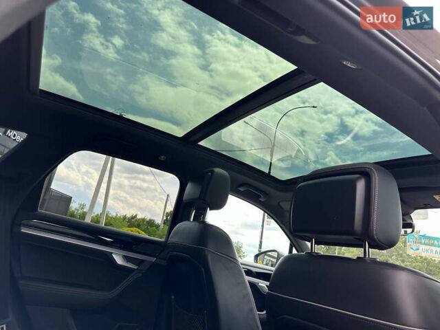 Серый Фольксваген Туарег, объемом двигателя 3 л и пробегом 160 тыс. км за 51500 $, фото 66 на Automoto.ua